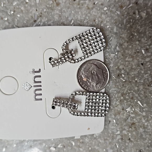 Sparkly earrings in hanging lock design - Picture 3 of 3